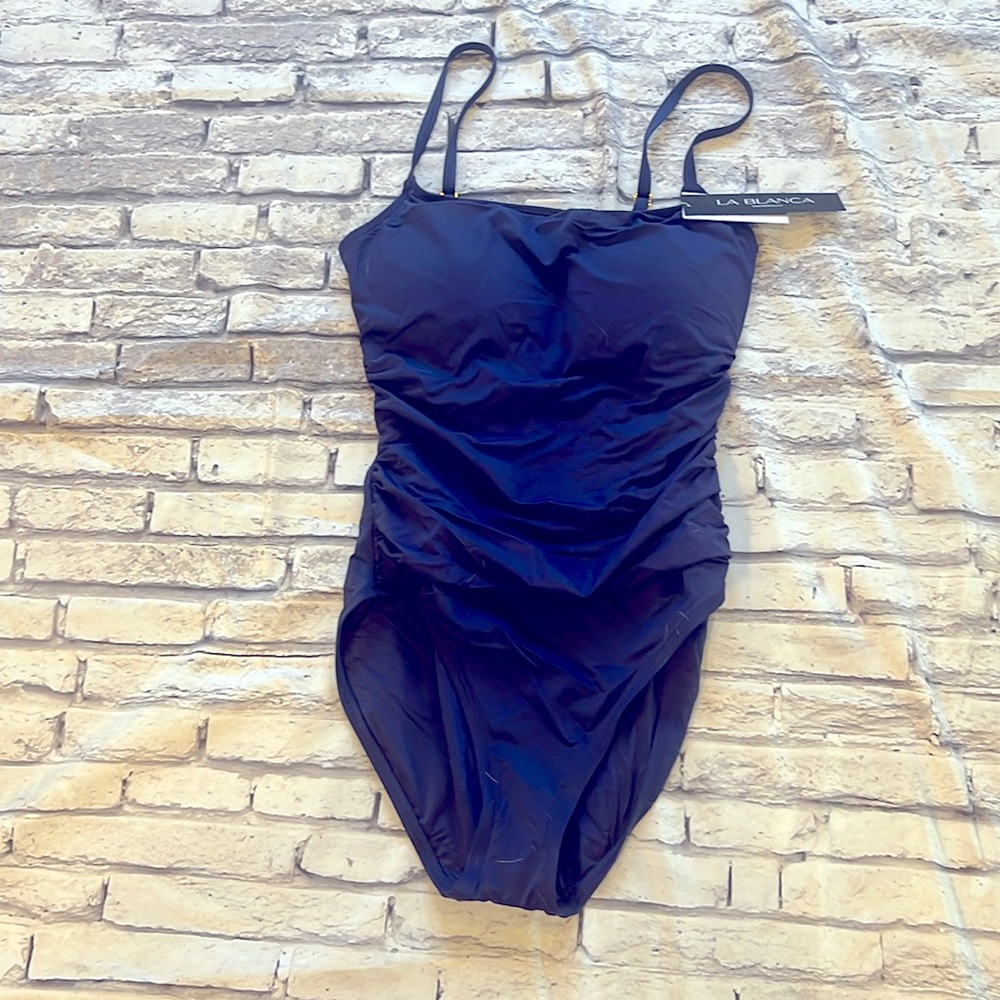 NWT. La Blanca Women’s one piece swimsuit